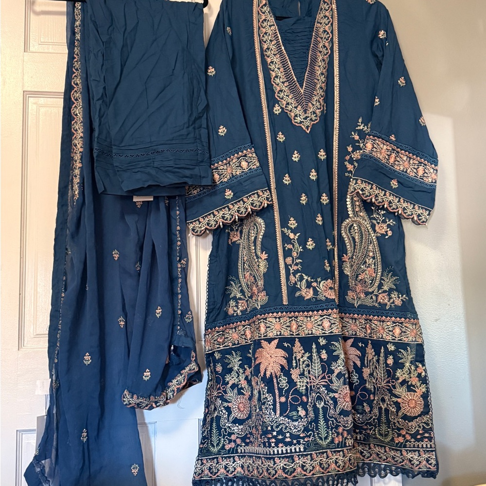 Elegant Blue Embroidered Long Sleeve Dress theee pieces